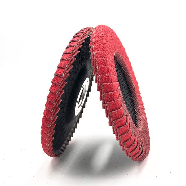 Ceramic flap disc with curved edge for precise weld seam grinding – VSM abrasive, exclusive in Norway from RAM SVEIS