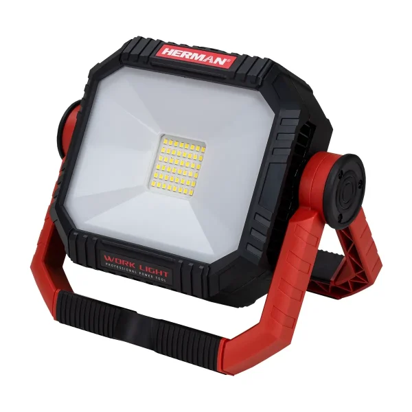 Work lamp powered by 18V battery or mains with 48 LED matrix